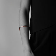 Load image into Gallery viewer, Curves33 | Bracelet
